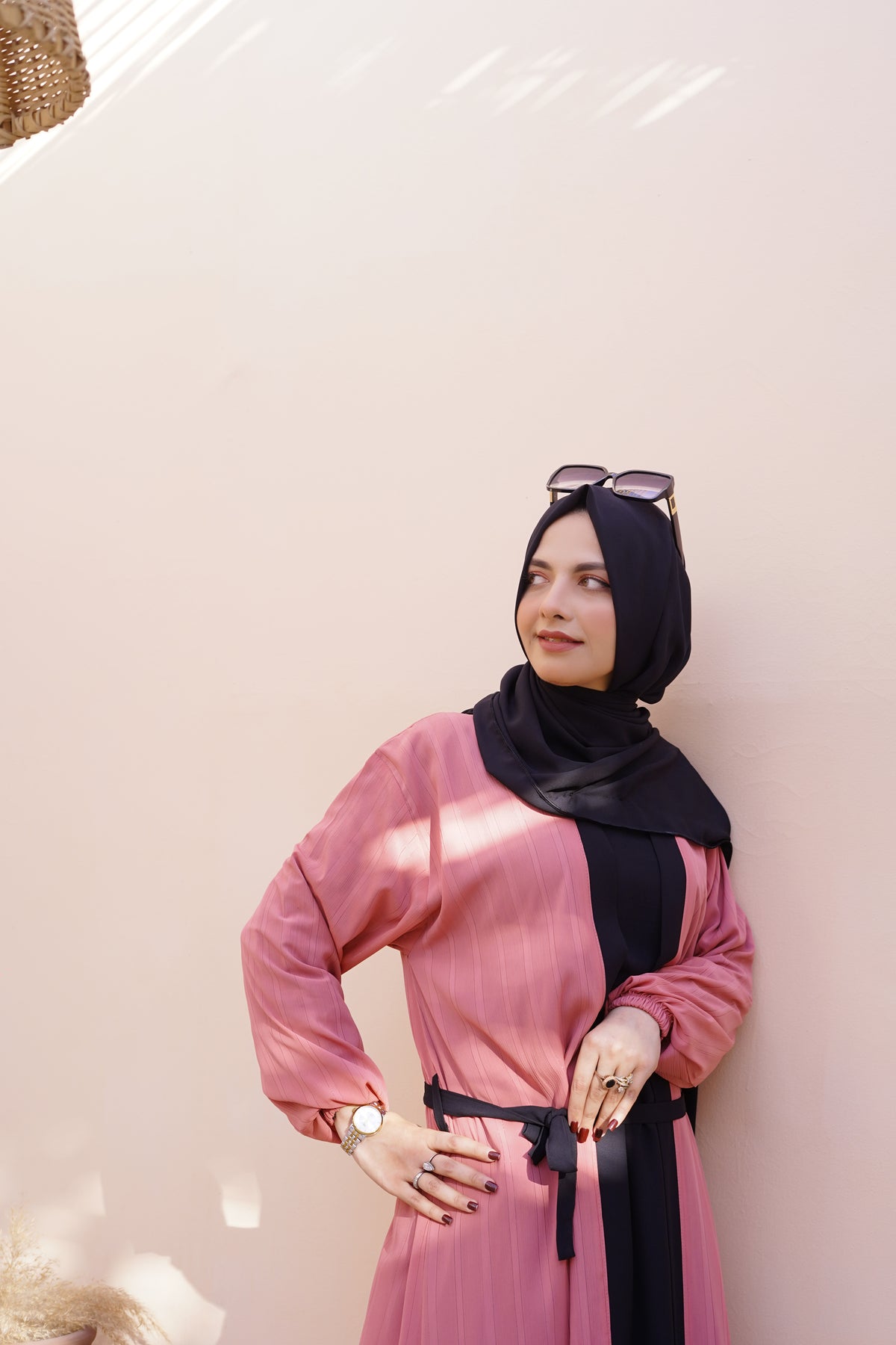 𝐏𝐢𝐧𝐤 𝐑𝐨𝐬𝐞 – 𝐓𝐞𝐱𝐭𝐮𝐫𝐞𝐝 𝐎𝐩𝐞𝐧-𝐅𝐫𝐨𝐧𝐭 𝐌𝐨𝐝𝐞𝐬𝐭 𝐀𝐛𝐚𝐲𝐚  NP-114